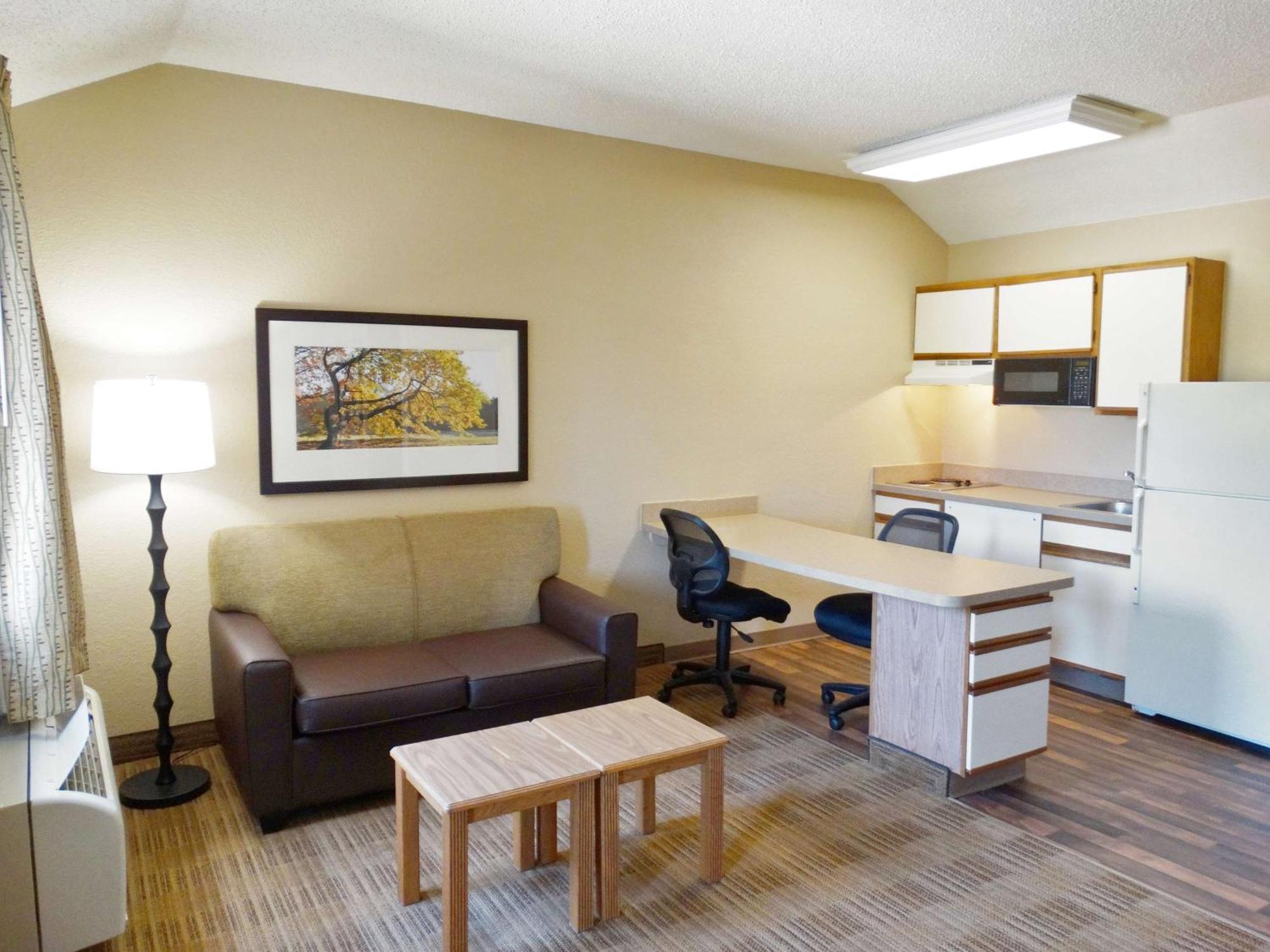 Extended Stay America Select Suites - Orlando - Lake Mary - 1040 Greenwood Blvd Екстериор снимка